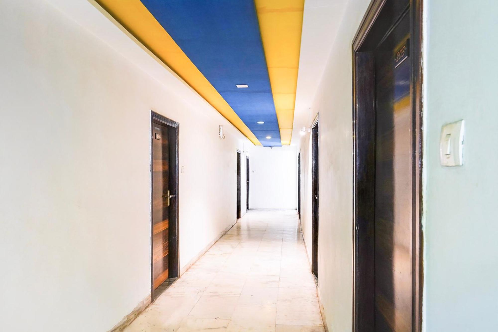 Hotel O Bridge Ahmedabad Exterior photo
