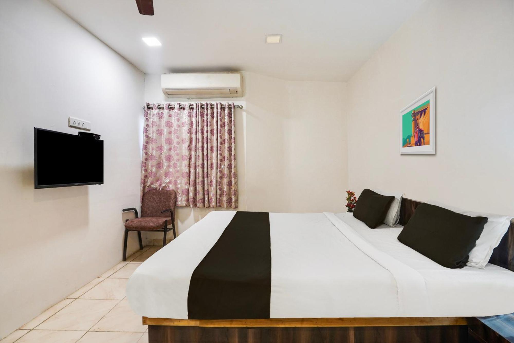 Hotel O Bridge Ahmedabad Exterior photo