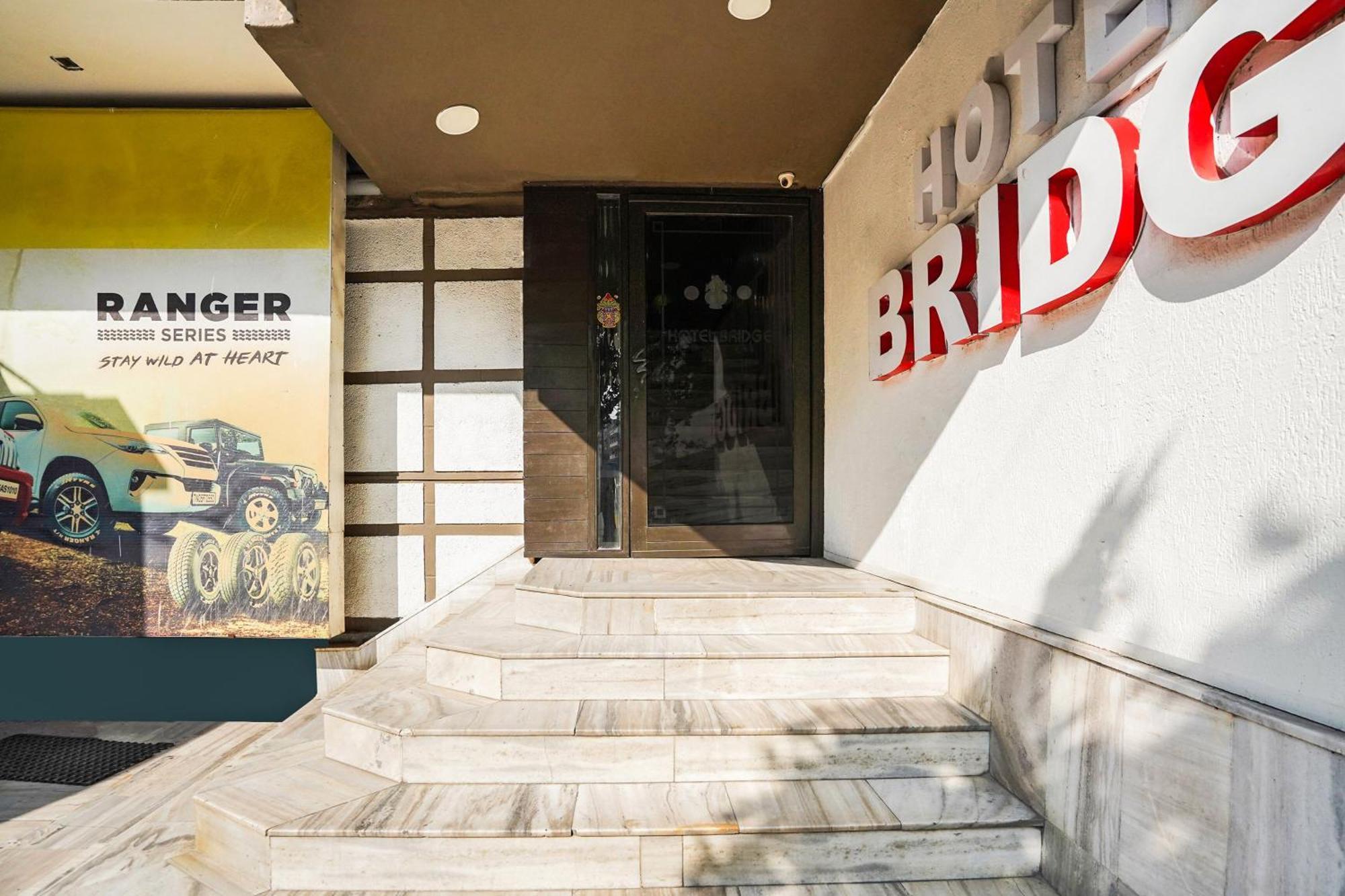Hotel O Bridge Ahmedabad Exterior photo